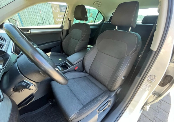 Skoda Superb cena 82900 przebieg: 125000, rok produkcji 2019 z Elbląg małe 436